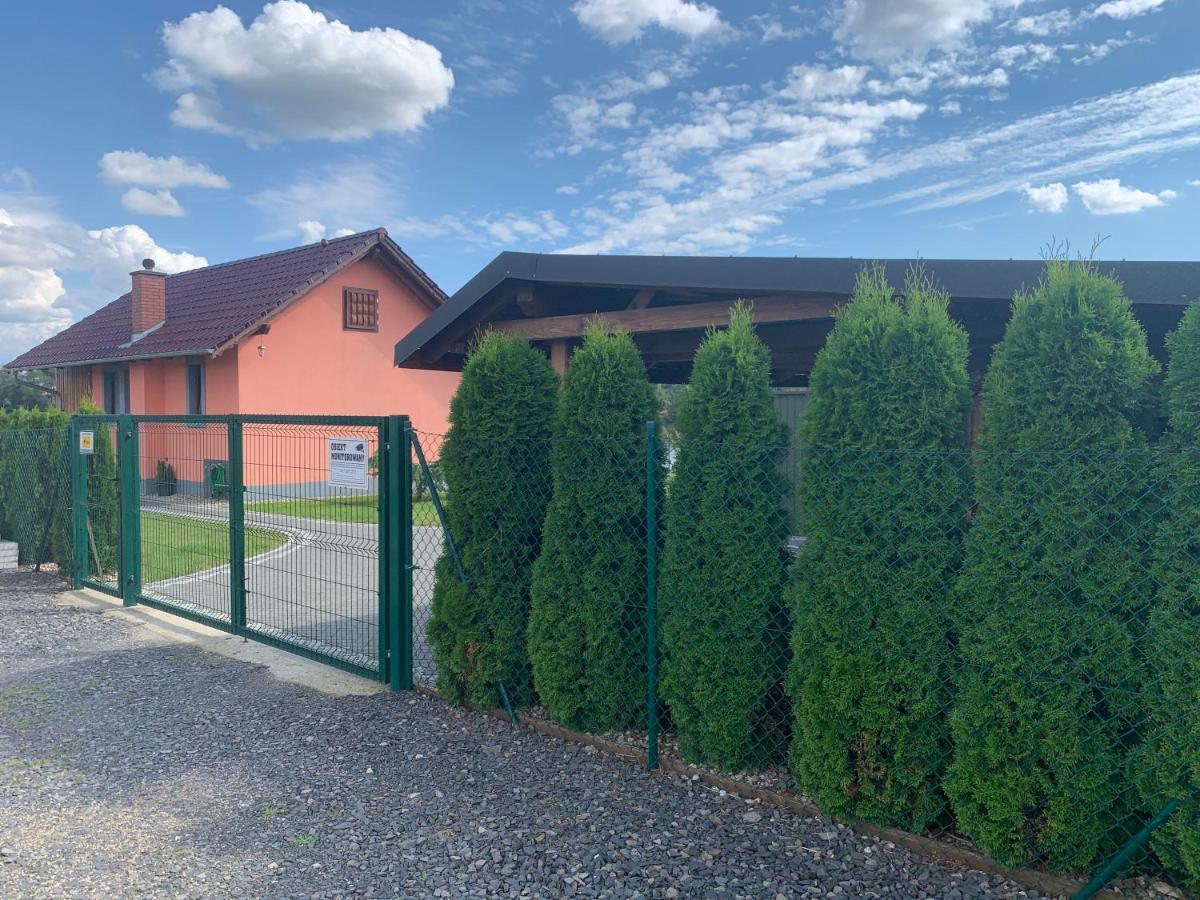 Willa Rozowy Domek Rakowice Male Exterior photo
